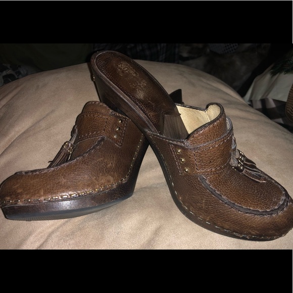 MK MICHAEL KORS Brown Pebble Leather Mules Clogs w/ Wooden Heel & Tassels Sz 6.5 - Picture 2 of 10